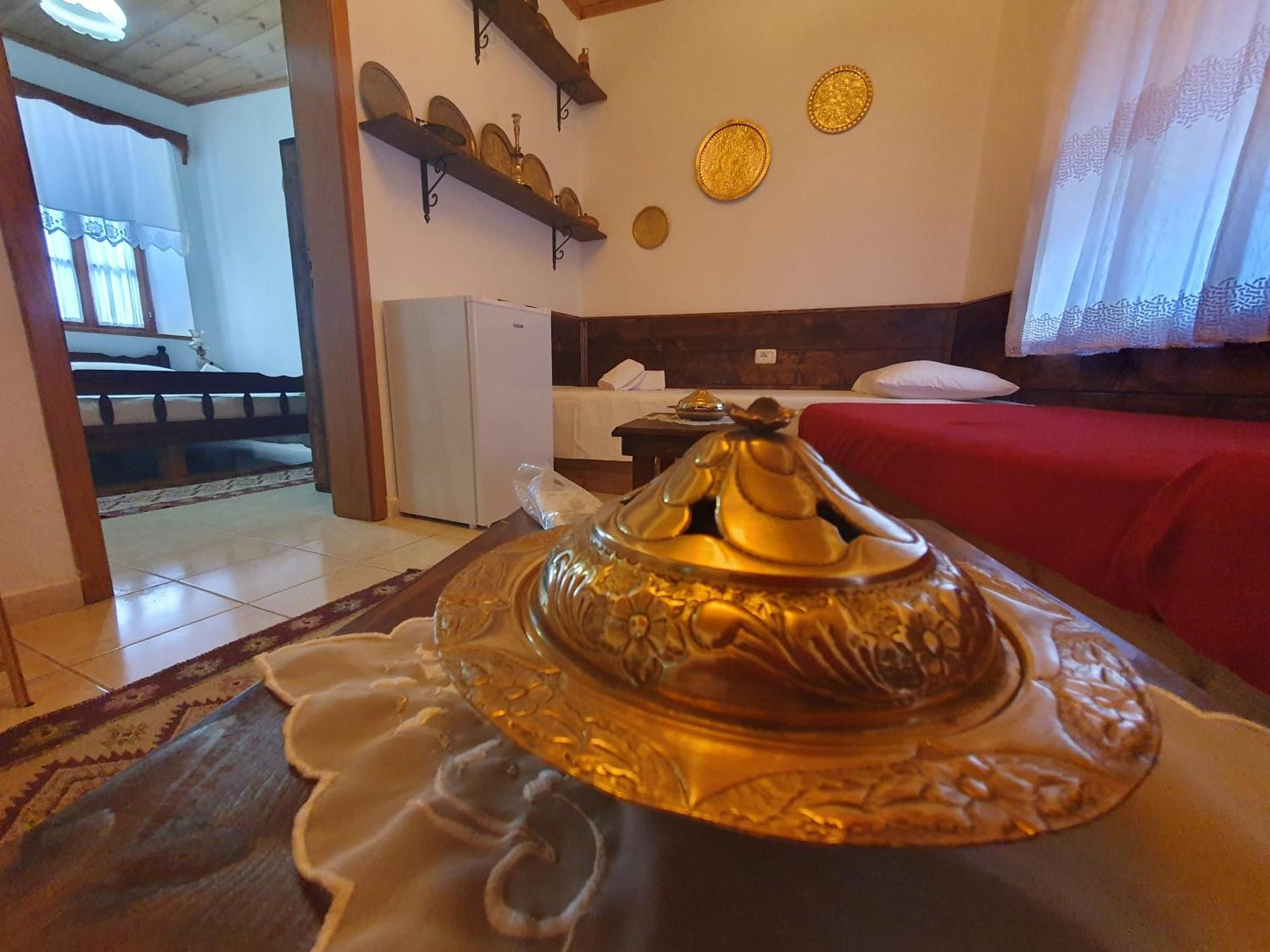 Santa Room-Old Bazaar Center-Gjirokaster Bilik gambar